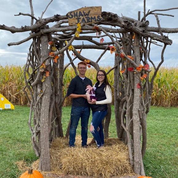 Meet your Posher, Hannah - Picture 3 of 12